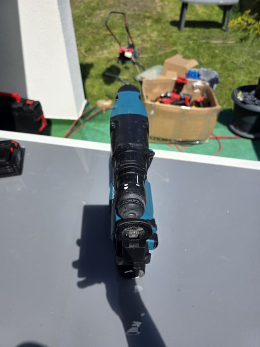 Rotopercutor Makita DHR243 cu aspirator