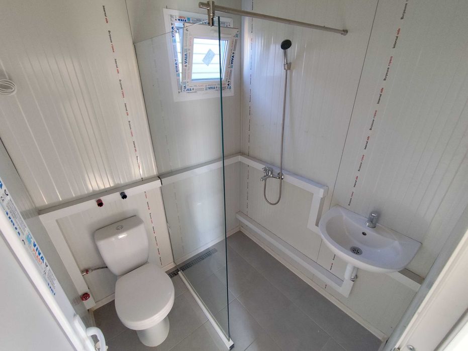 Жилищен контейнер 600/800 см. с двускатен покрив