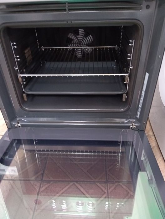 Иноксова свободно стояща печка с керамичен VOSS Electrolux с Гаранция!