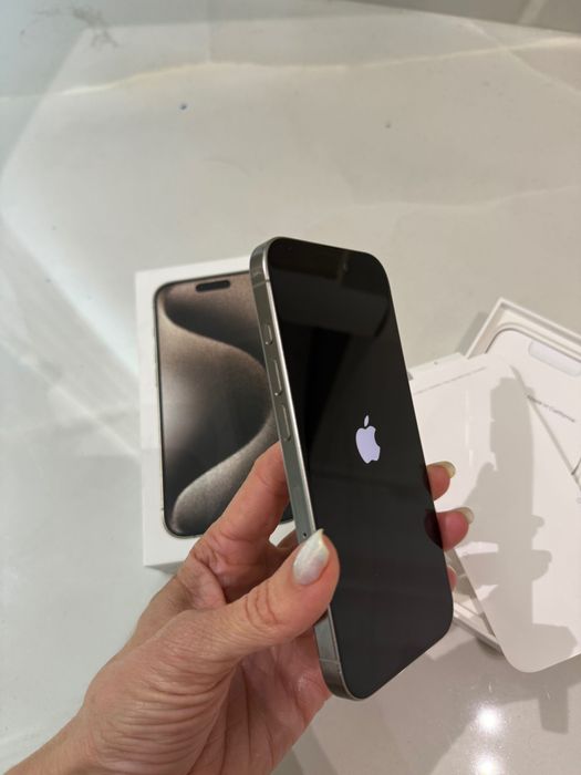 Apple iPhone 15 Pro 256GB Natural Titanium