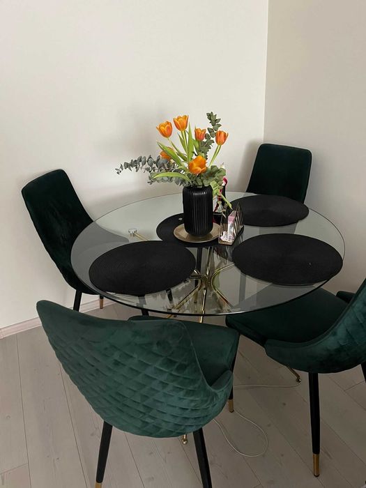 Masa dining si scaune