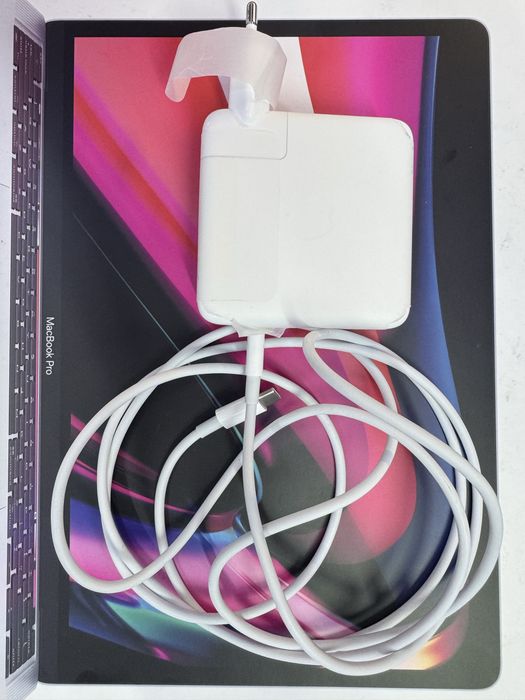 MacBook Pro 13 M2 дисплей 2022 А2338