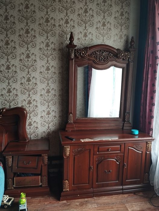 Спальный гарнитур