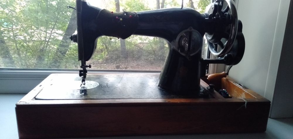 Продам машинку швейная