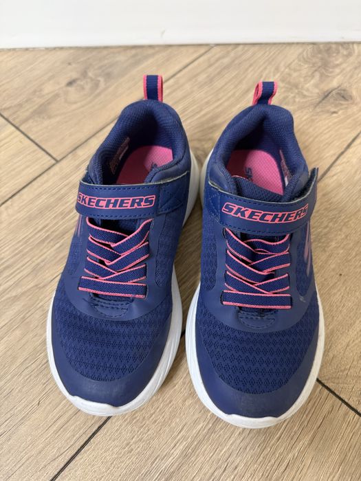 Кроссовки для девочек skechers