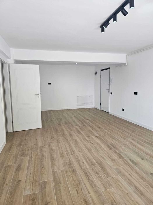 De vânzare Apartament 4 camere,bloc nou!
