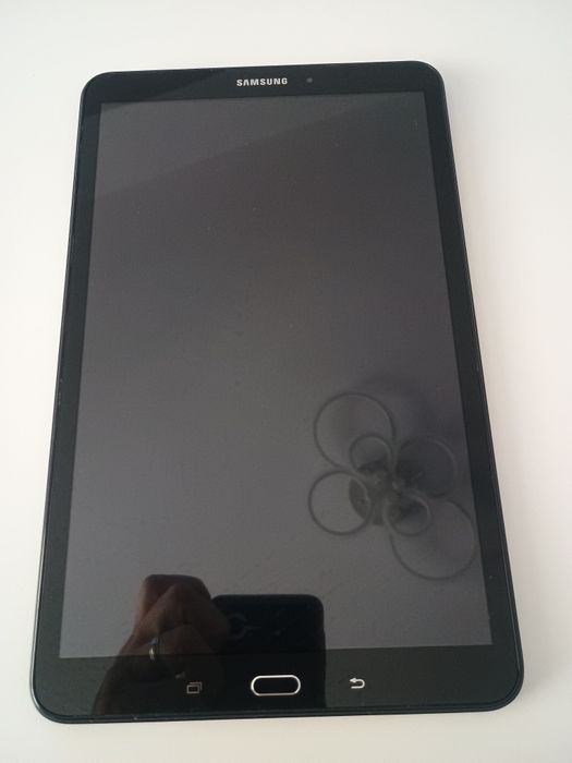 Vând tableta Samsung Galaxy tab a, stare foarte buna, perfect funcționala!!!