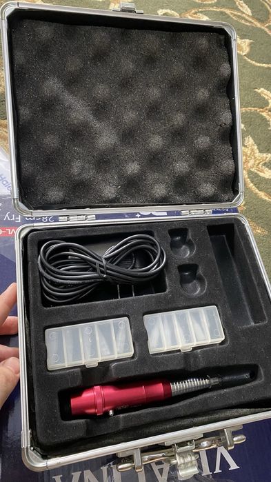 2 чемодан с пренадлежностями для татуажа