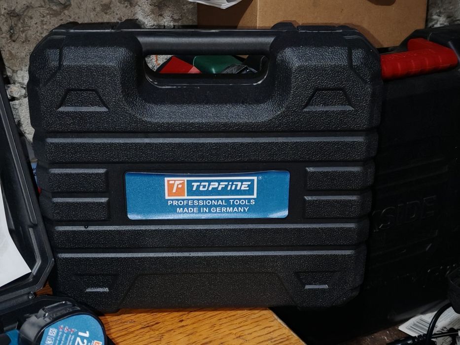 Продавам нов акумулаторен мини ъглошлайф Topfine. Изключително лек и у