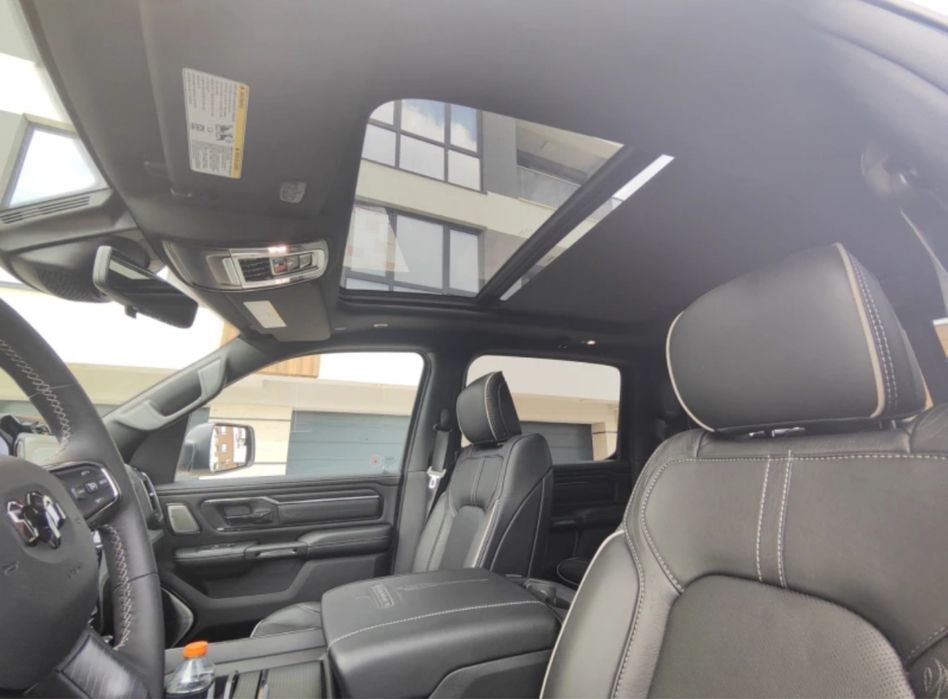 LIMITED night edition  4X4 Dodge RAM 1500