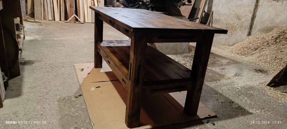 Дървена маса/масив/