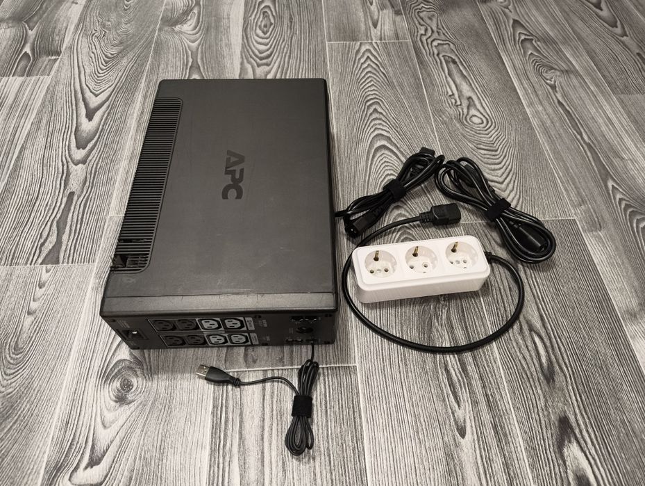 ИБП APC Back-UPS Pro 900