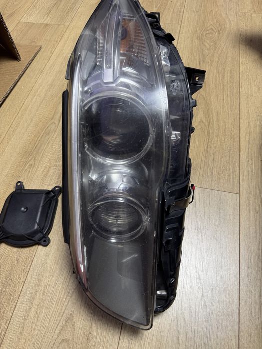 Far stanga BMW f11 LCI bi xenon