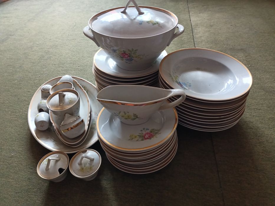 Продам столовый сервиз советского производсва