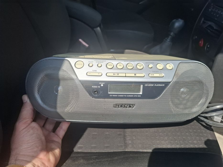 Radiocasetofon cu CD Sony CFD-S05 perfect funcțional