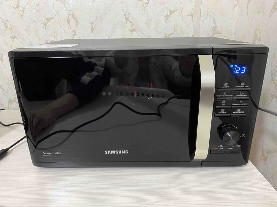 Микроволновая печь Samsung MG23K3575AK/BW