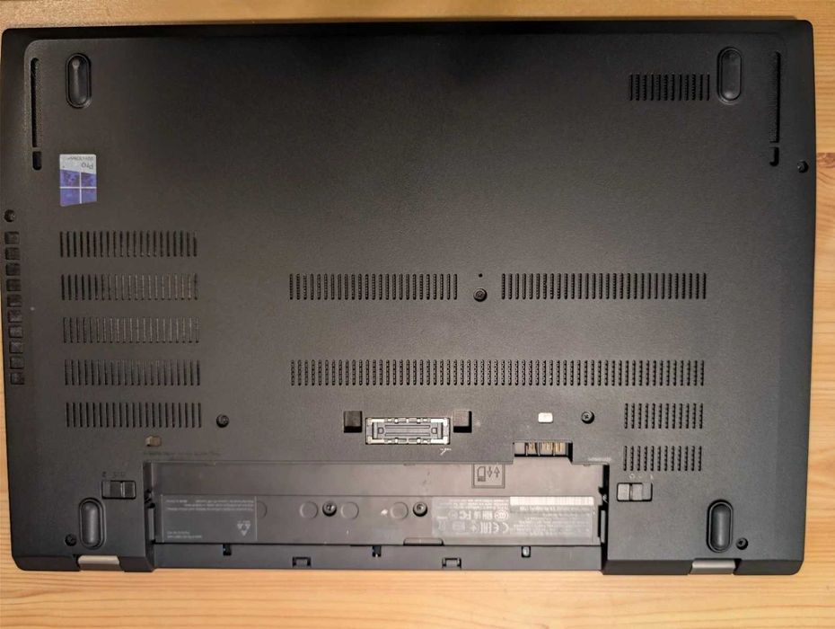 Лаптоп Lenovo ThinkPad P51s 15инча NVMe SSD две вградени Батерии Топ състояние