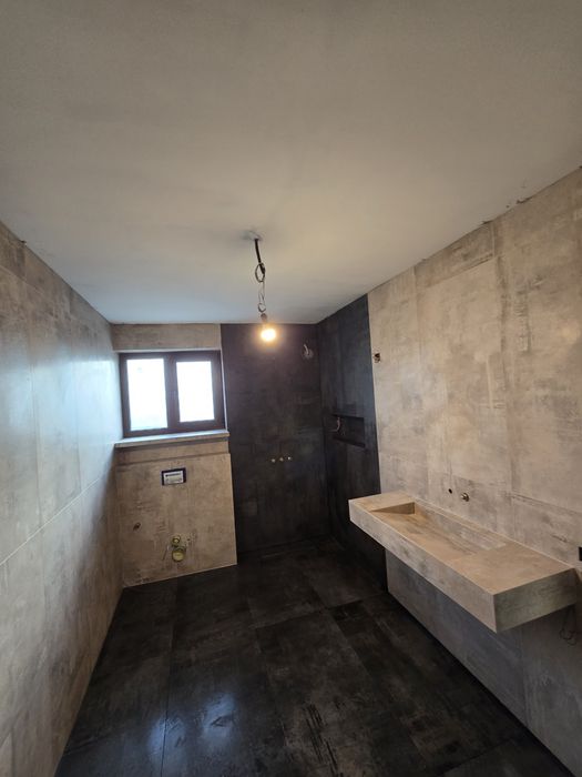 Execut lucrării fatade placare cu piatra naturala