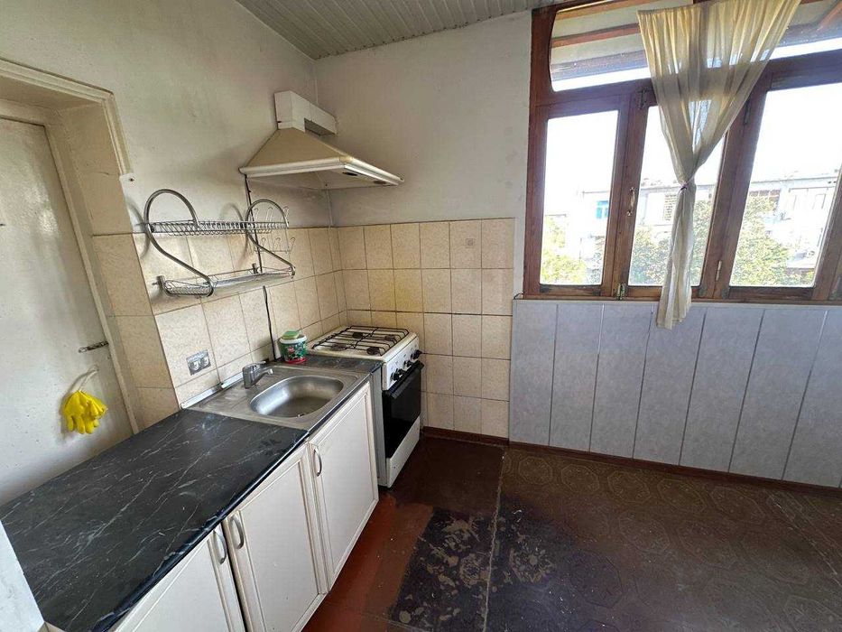 Продаётся 3х комн квартира на 4 этаже Ор-р Мелодия мезон маркет