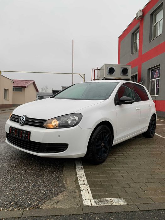 VW Golf 6 2011 / 02 EURO 5 1.6 MPI 102 cp Alb Perlat + Shadow Line TOP