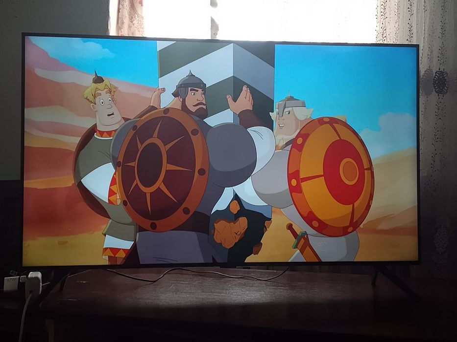 Телевизор SAMSUNG UE50AU7100