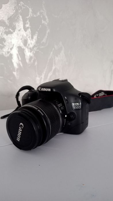 Canon EOS 550 с картой памятью