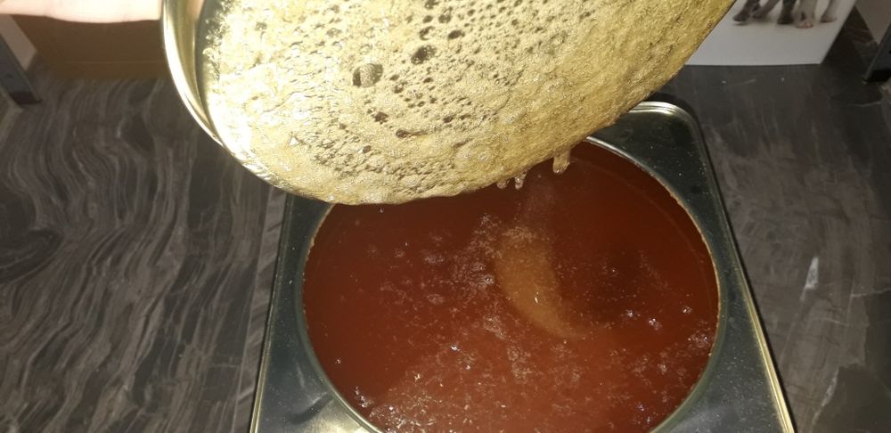 Пчелен мед (букет),манов мед.,пчелен прашец,прополис и пчелен восък