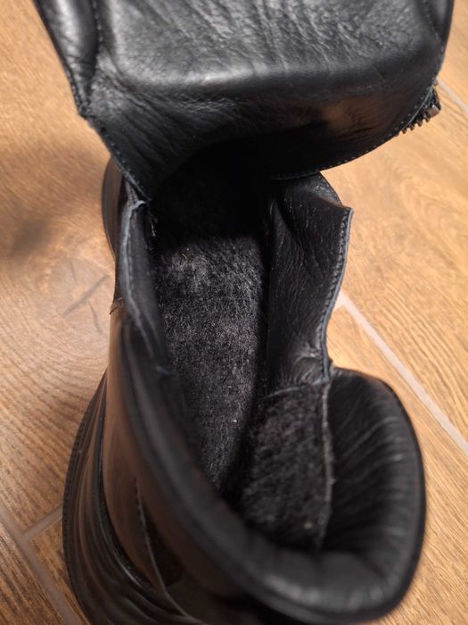 Черни кожени обувки