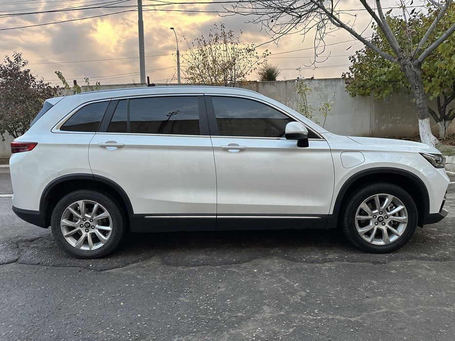 Skywell ET5 Skyworth ev6