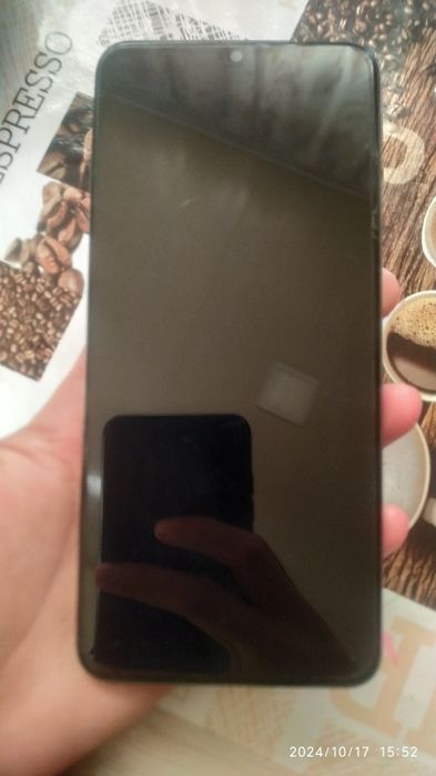 Почти новый realme note 50