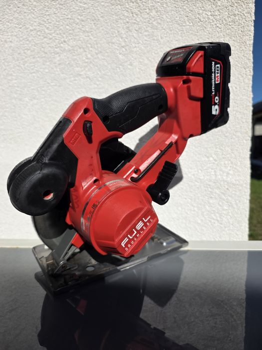 Fierastrau circular pentru debitat metale Milwaukee M18 FMCS