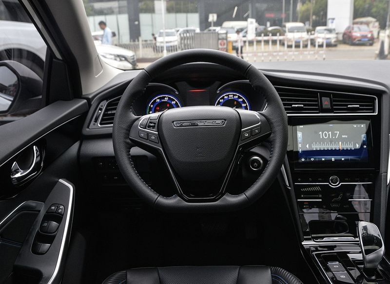 В наличии Nissan Venucia-D60EV