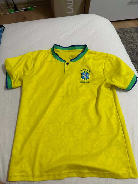 4 футболни тениски XS/S