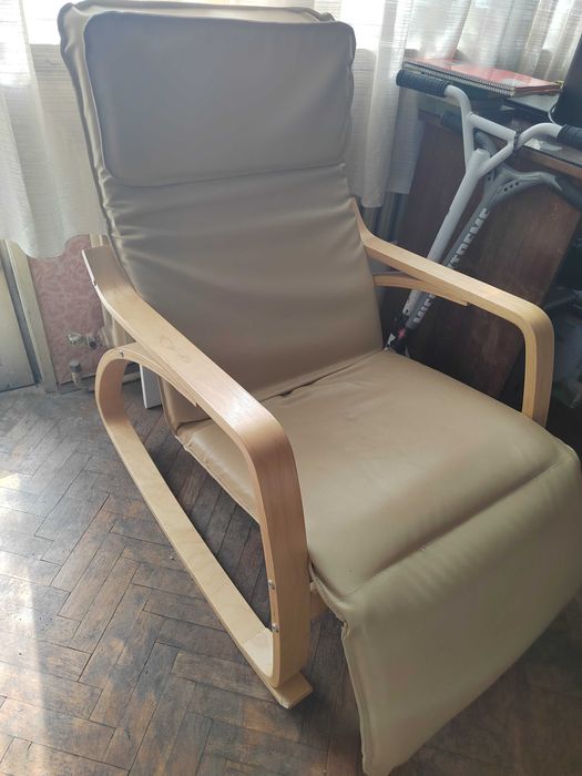 Люлеещ стол. Състояние използвано, без забележки