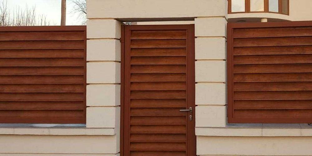 Garduri si porti din panou stil jaluzele si alte modele disponibile