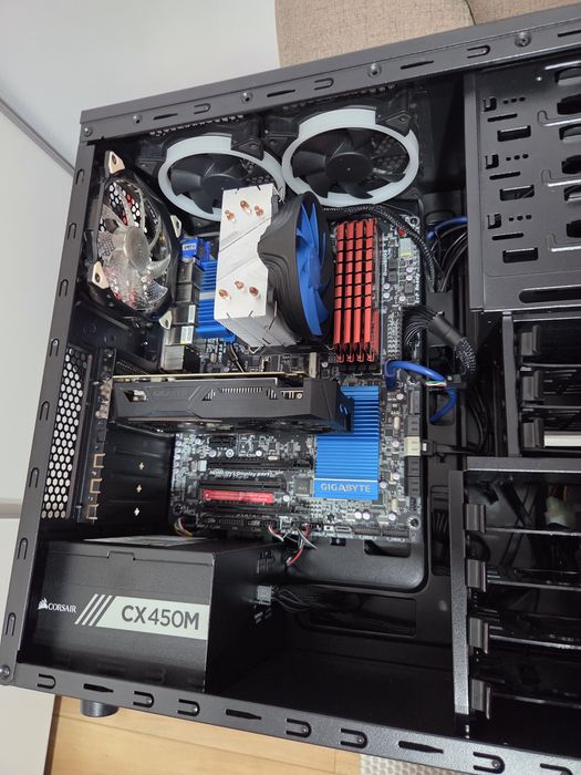 Vand Calculator PC Intel i7, 32GB Ram, SSD, Nvidia GTX, Corsair