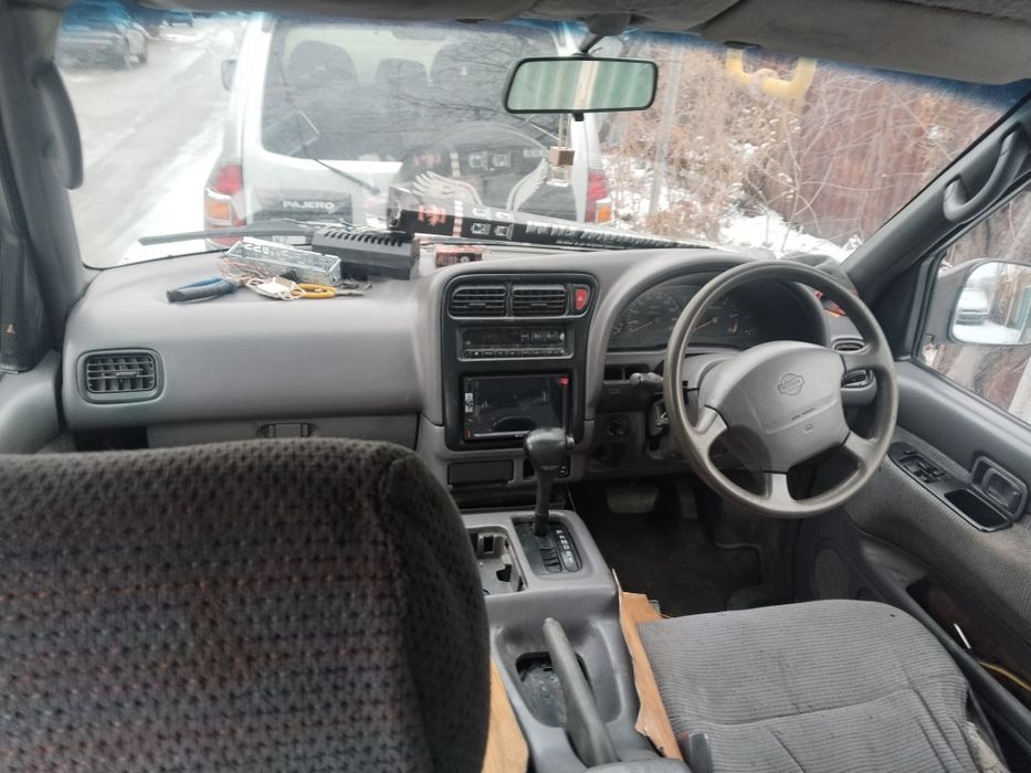 Ниссан Серена с23