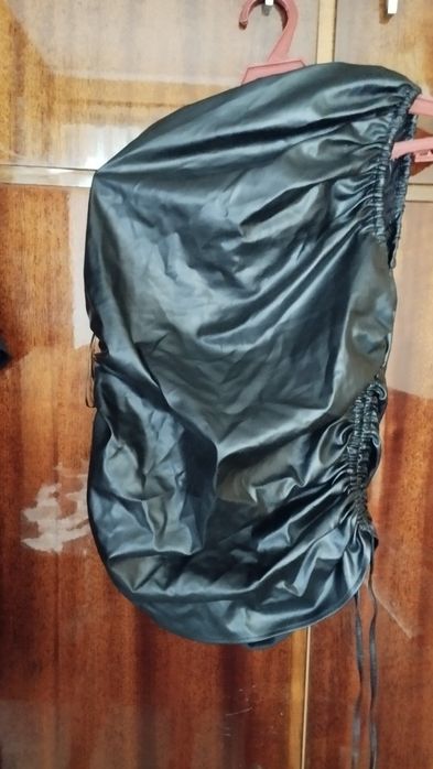 Кожен потник с едно рамо