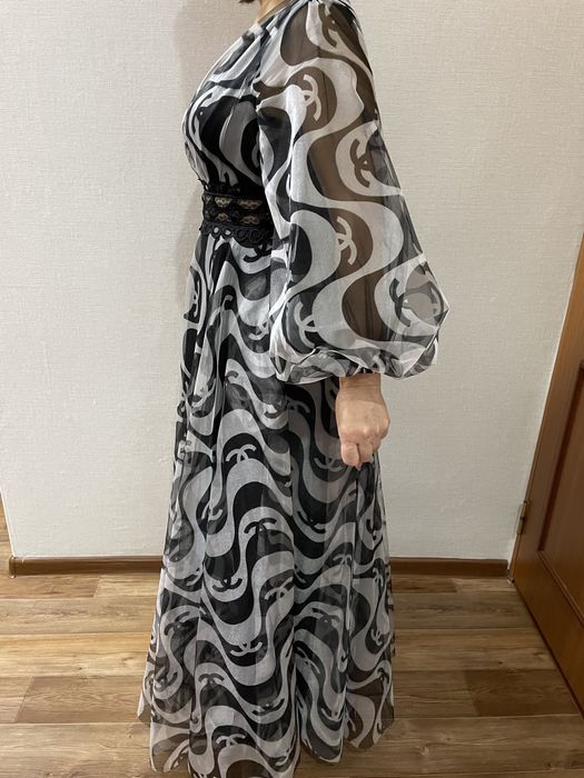 Вечернее платье серое