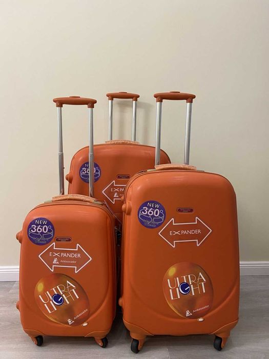 Чемодан оригинал фирма Ambassador Orange