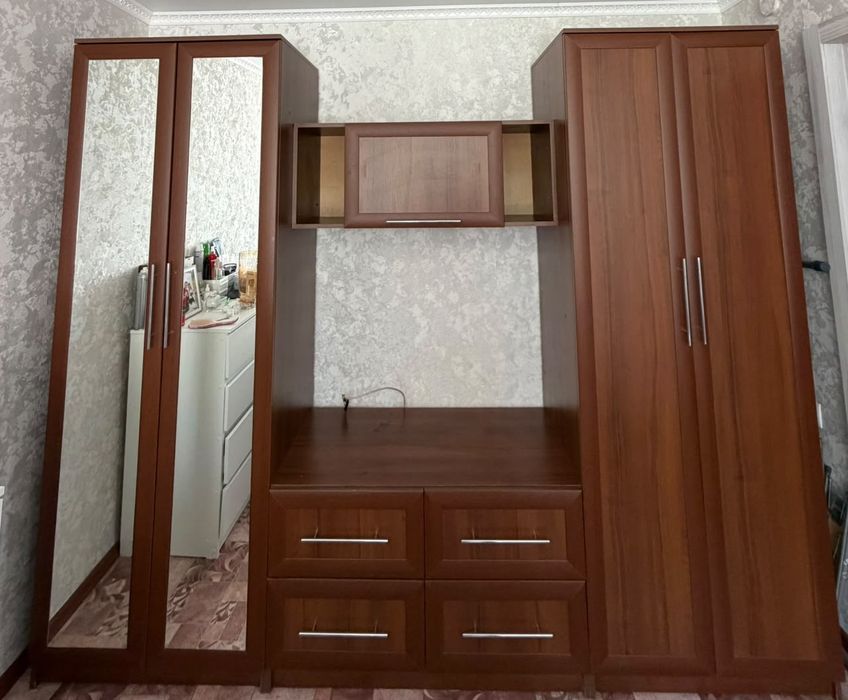 Стенка б/у в отличном состоянии