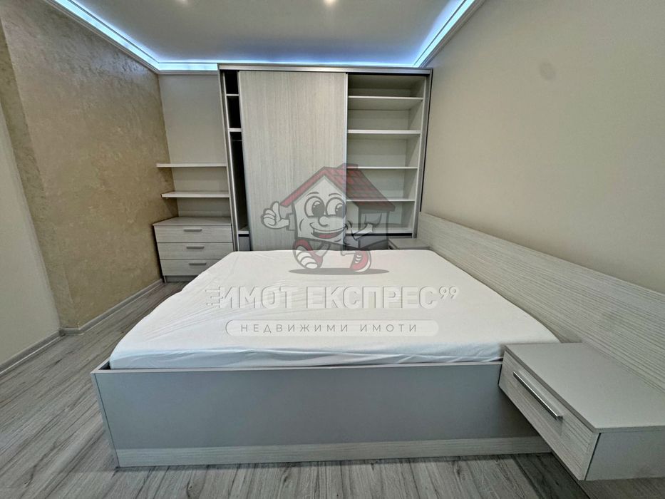 Тристаен обзаведен апартамент, под наем, за първи наематели, до гарата