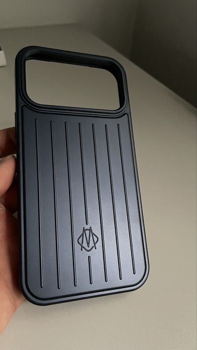 чехол Rimowa 16 и 17про мах