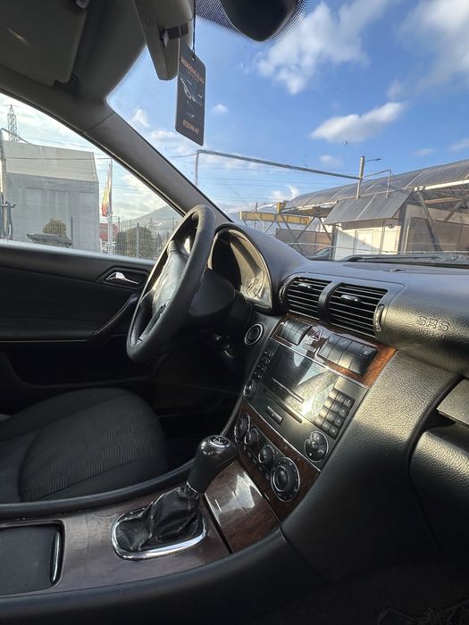 mercedes c class 220