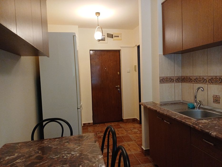 Inchiriez apartament 2 camere Titan Auchan  Ozana