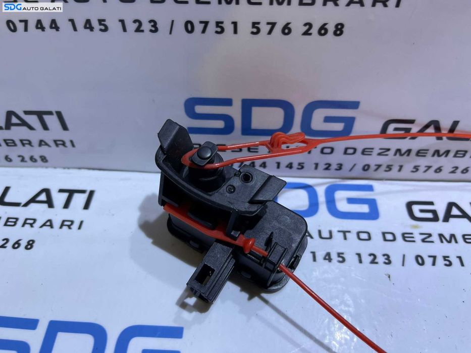 Switch Motoras Blocare Deblocare Deschidere Usa Usita Capac Buson Rezervor Audi A4 B8 2008 - 2015 Cod 8K0862153F [S0185]