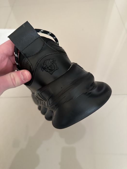 Versace Chain Reaction