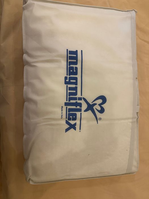 Възглавница Magniflex Abbraccio Maxi 72/42/15 cm