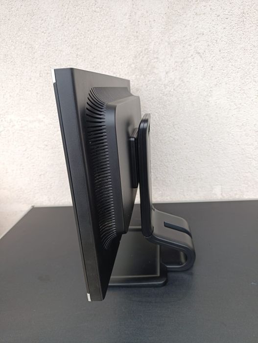 Monitor LCD 24" HP Compaq LA2405WG  Grad A  1920x1200 5ms  DVI VGA