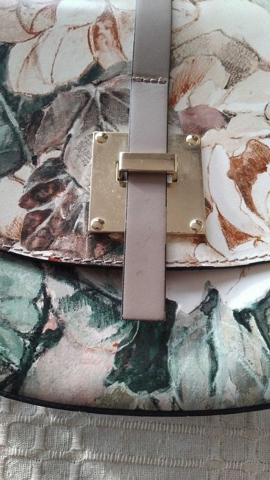 Стилна дамска чанта